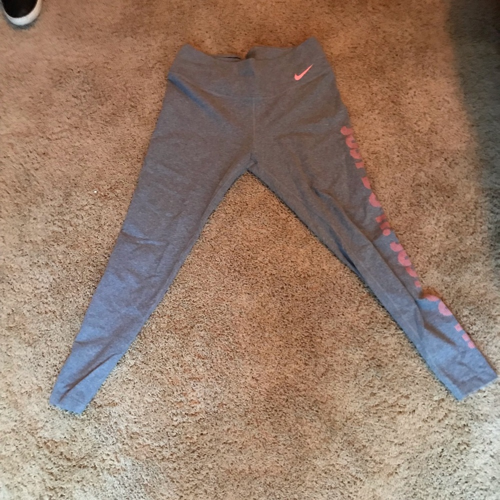 Nike dri fit leggings/ workout pants Large